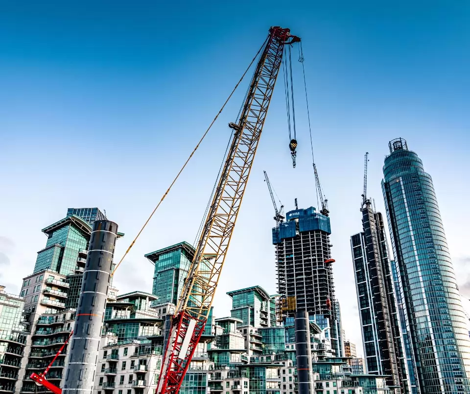 Mechanical and electrical installation work in an industrial environment